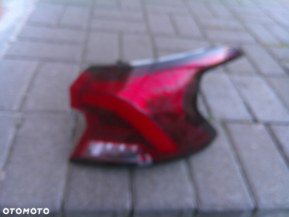 MAXUS EUNIQ 5 2022- LAMPA TYLNA PRAWA LED EUROPA - 4