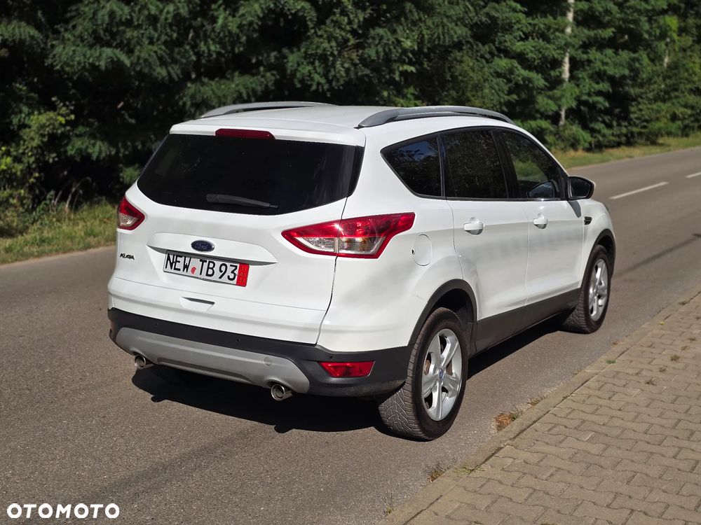 Ford Kuga 2.0 TDCi 2x4 Titanium - 15