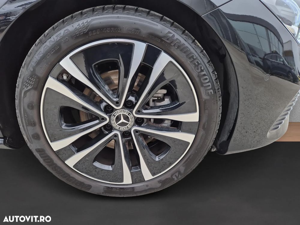 Mercedes-Benz CLA 180 7G-DCT - 24