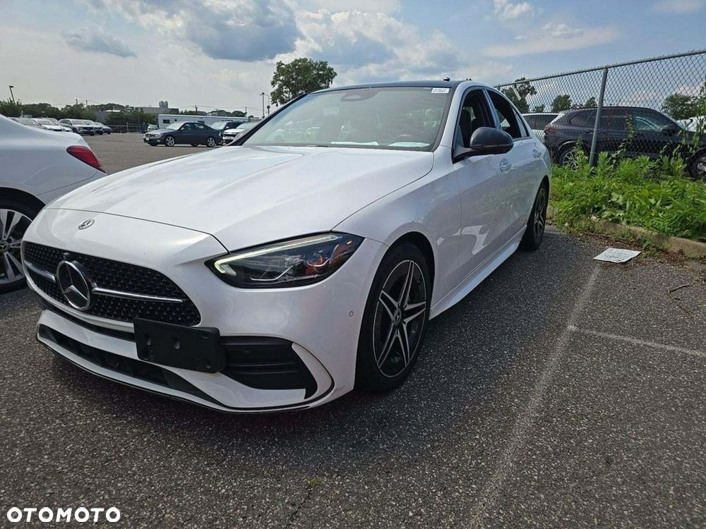 Mercedes-Benz Klasa C 300 4Matic 9G-TRONIC AMG Line - 2