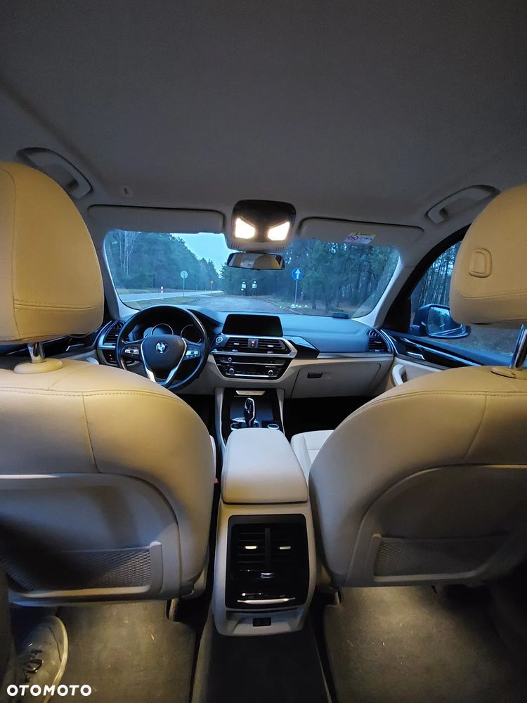 BMW X3 xDrive20d Advantage - 6