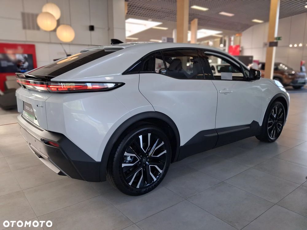 Toyota C-HR+ - 11