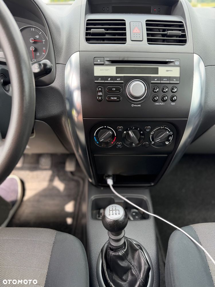 Suzuki SX4 - 10