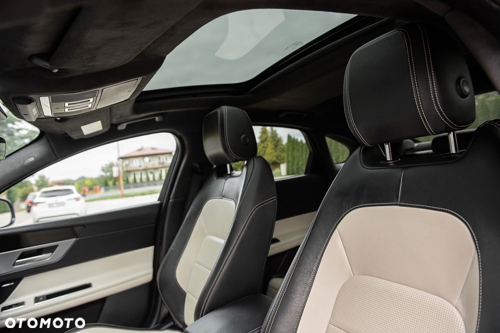 Jaguar XF P250 R-Dynamic BLACK - 18