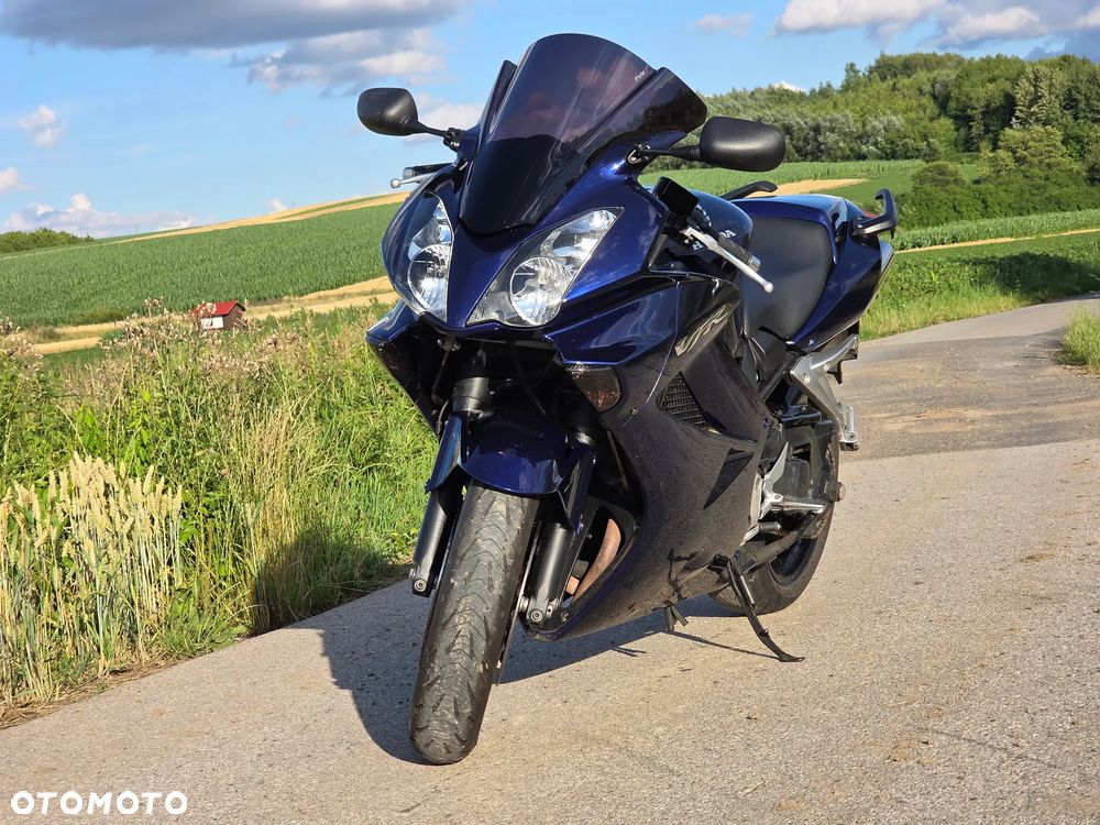 Honda VFR - 10