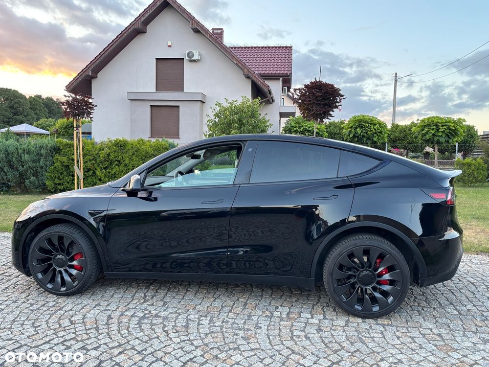 Tesla Model Y Long Range Dual Motor AWD - 12