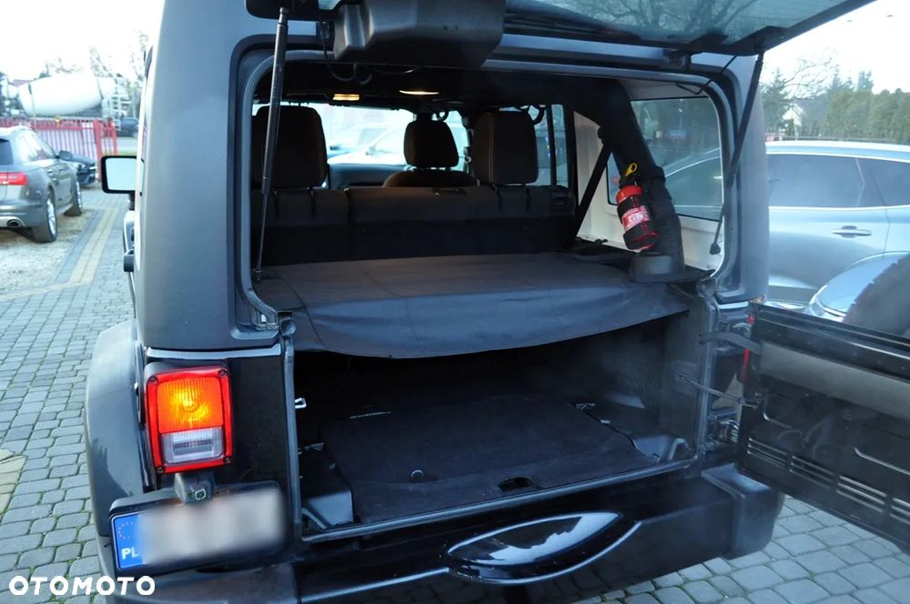 Jeep Wrangler 3.6 Unlim Sahara - 38