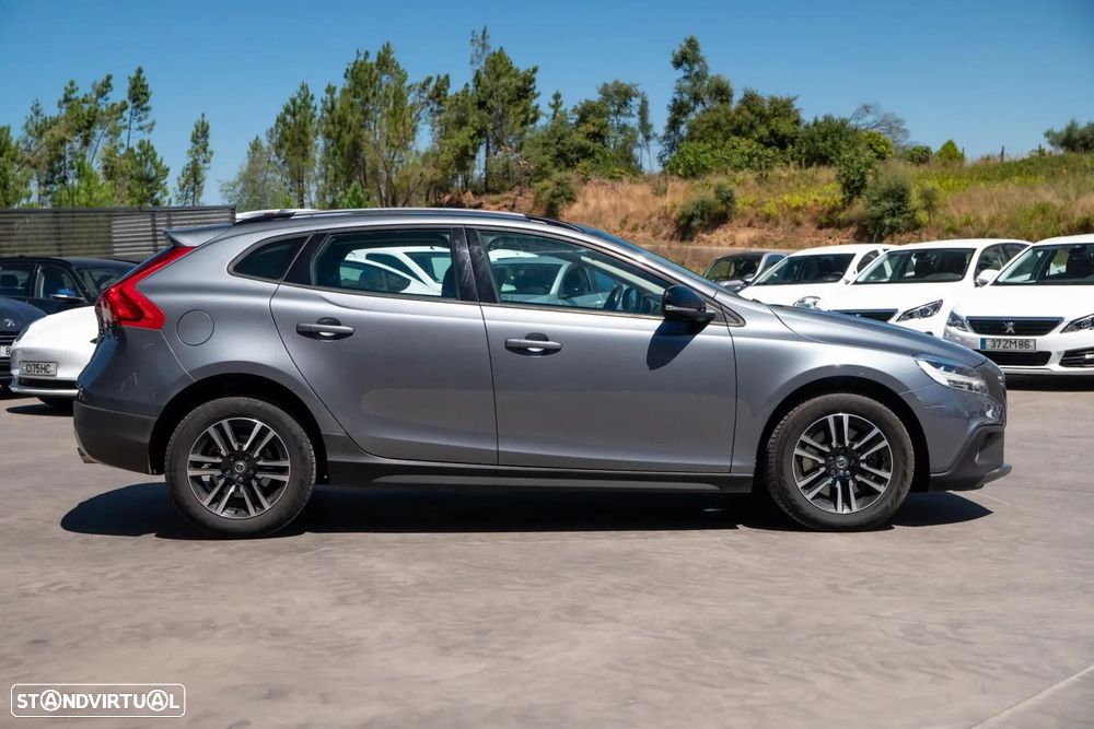 Volvo V40 Cross Country 2.0 D3 Momentum - 7