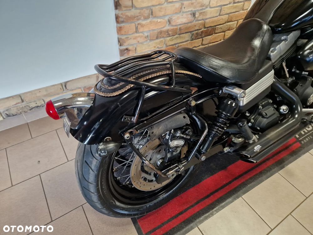 Harley-Davidson Dyna Street Bob - 14