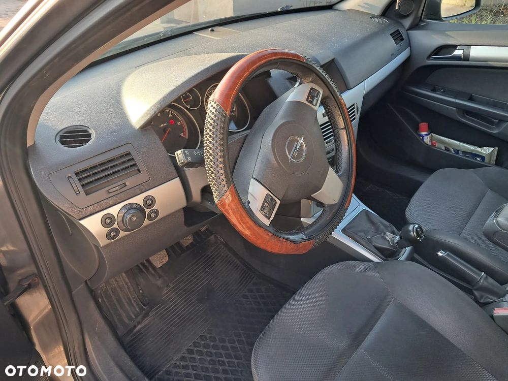 Opel Astra 1.9 CDTI 111 - 9