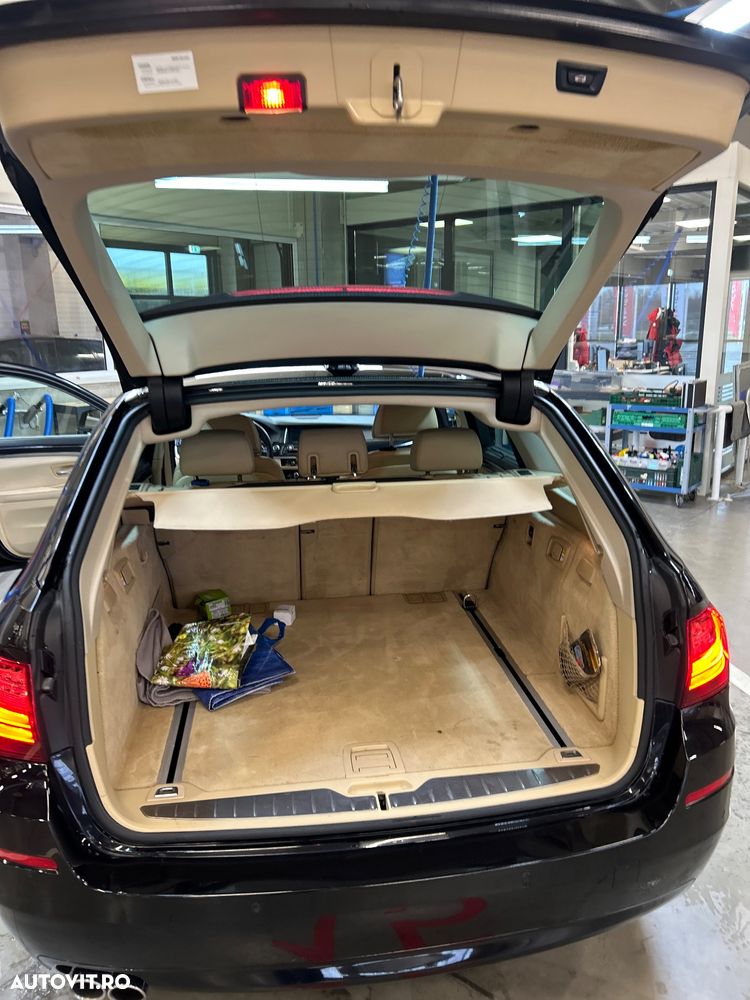 BMW Seria 5 525d xDrive - 10