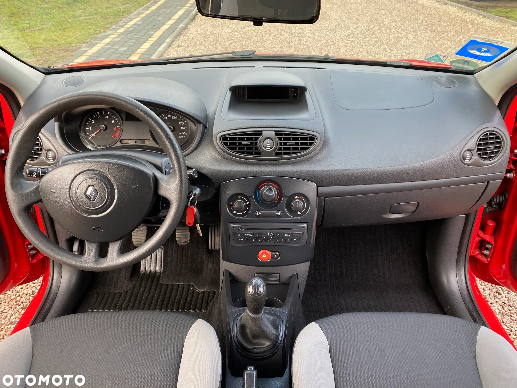 Renault Clio 1.2 16V 75 Expression - 24