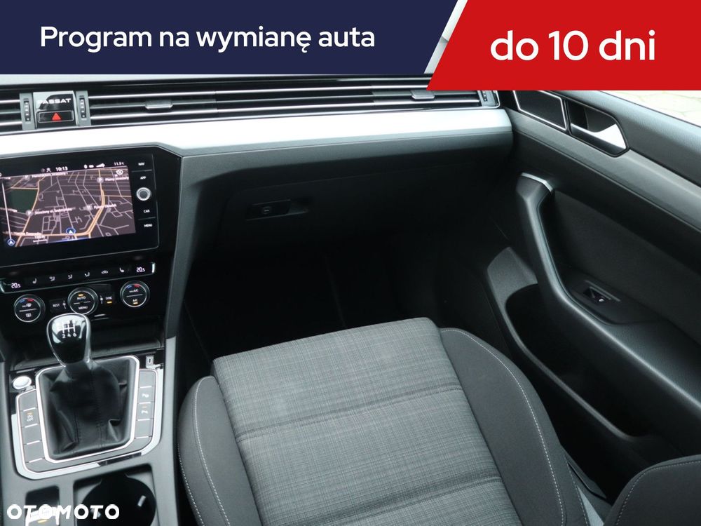 Volkswagen Passat Variant - 10