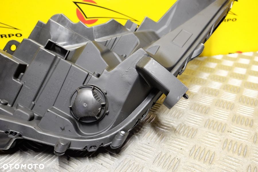 TOYOTA SIENNA 2021- REFLEKTOR LAMPA FULL LED R USA - 11