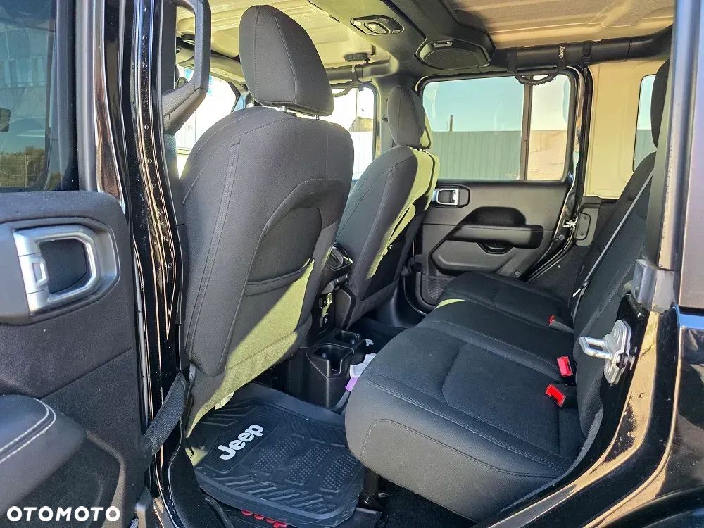 Jeep Wrangler Unlimited GME 2.0 Turbo Sahara - 9