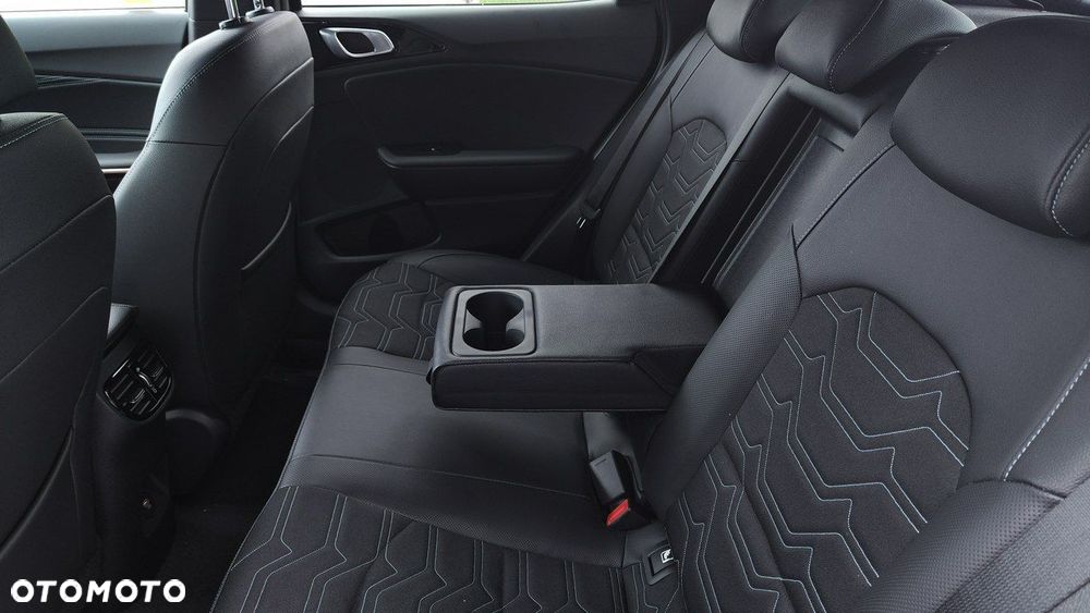 Kia XCeed - 13