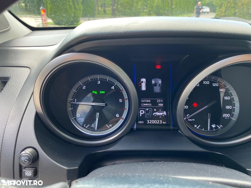 Toyota Land Cruiser 3.0l Turbo D-4D Aut. AVS 7 Locuri Luxury - 7