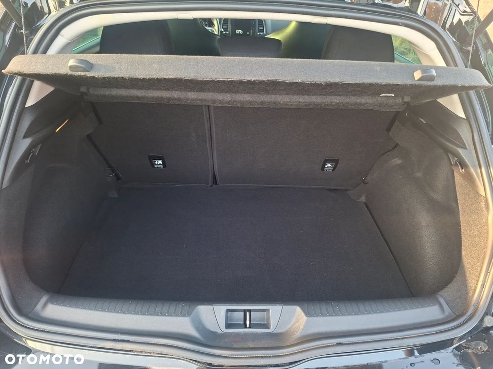 Renault Megane TCe 140 GPF GT LINE - 23