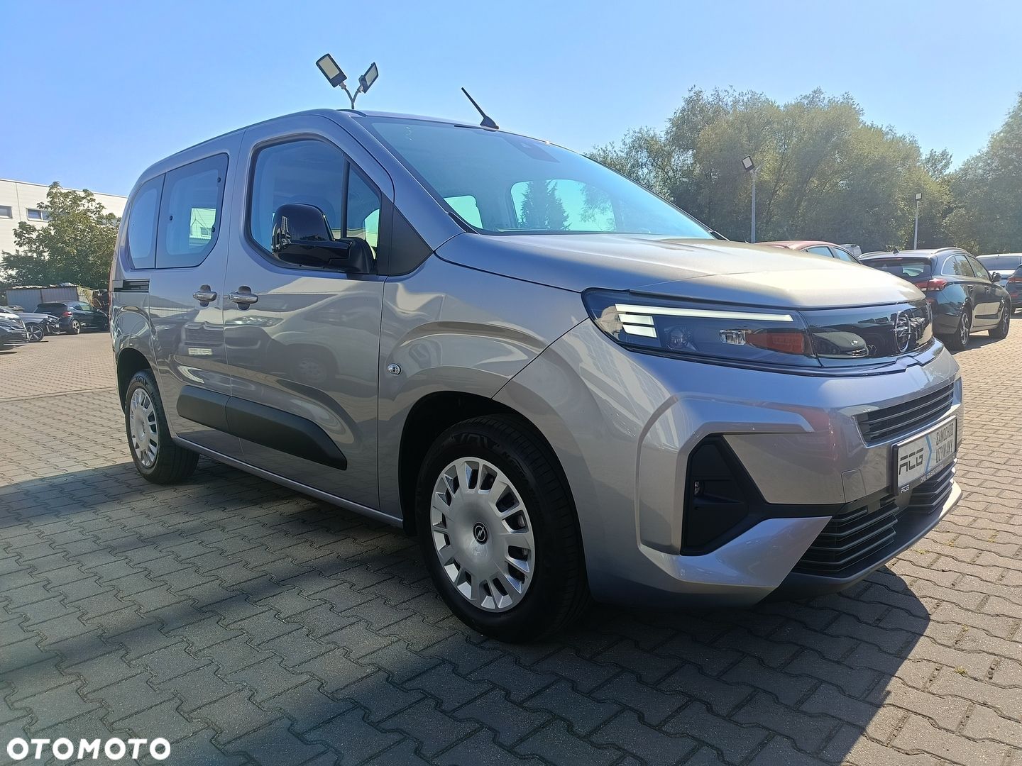 Opel Combo L 1.2 PureTech S&S - 1