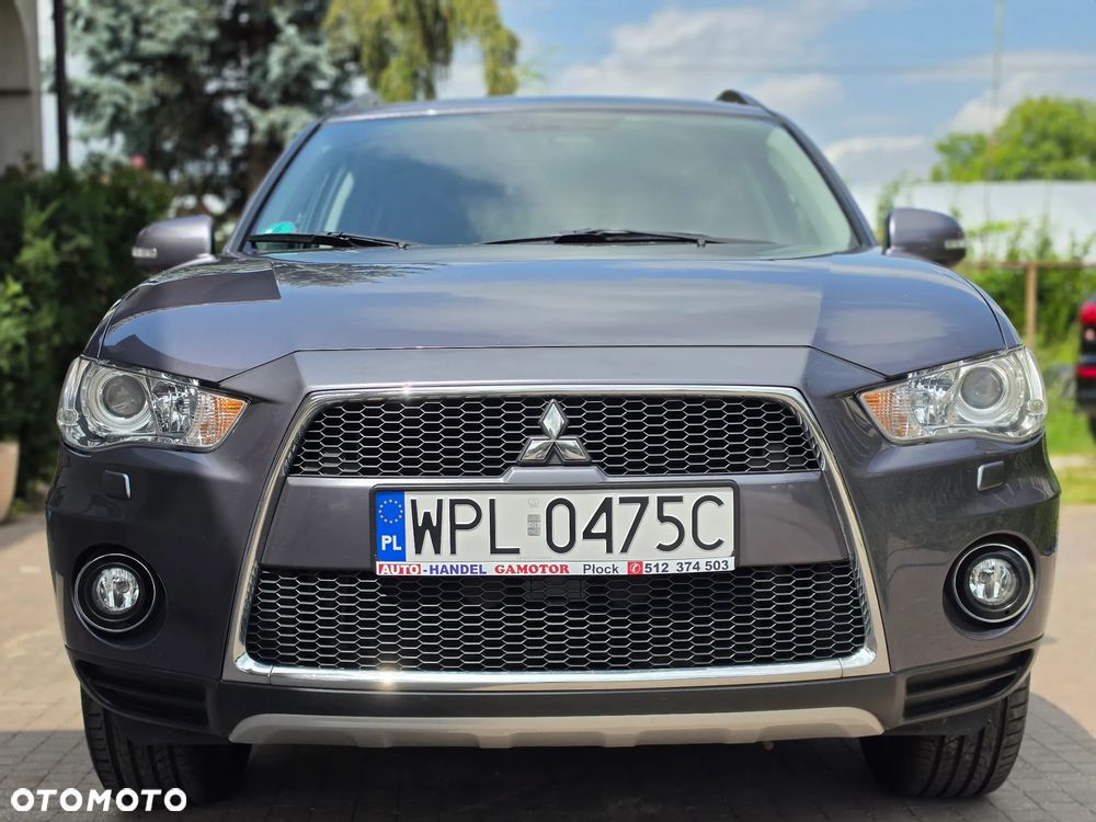 Mitsubishi Outlander - 1