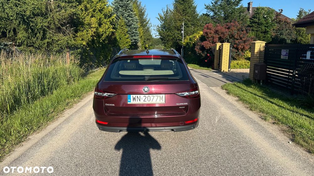 Skoda Superb 2.0 TDI 4x4 Style DSG - 13