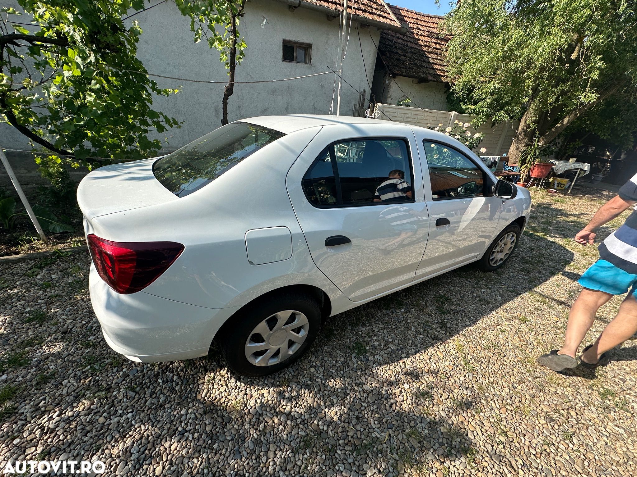 Dacia Logan - 1