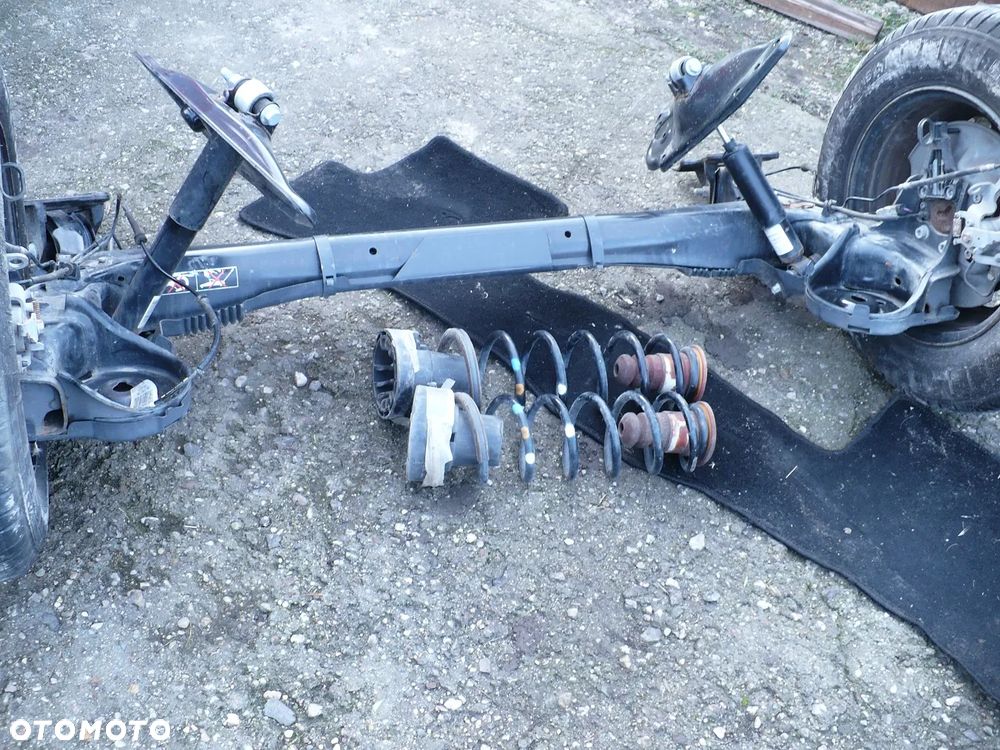 partner berlingo  zawieszenie tyl belka 2017r 1200kil. przebi.