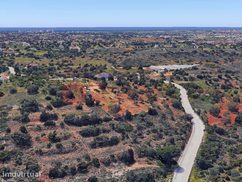Terreno com Vista Desafogada e Projeto de Moradia em Boliqueime - Grande imagem: 2/3