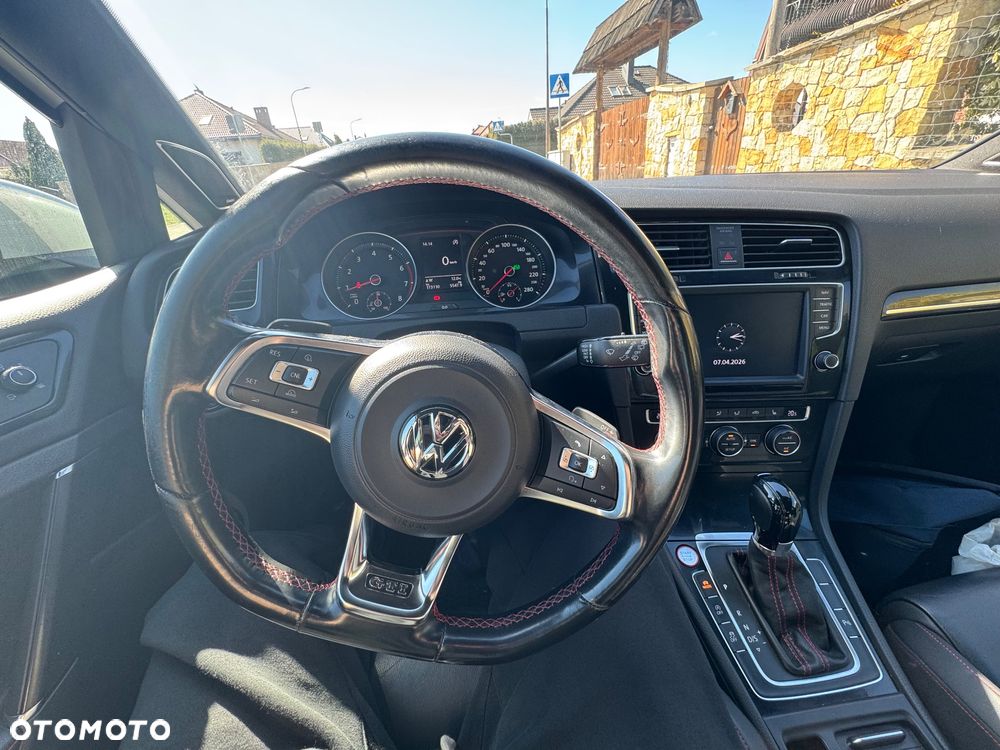 Volkswagen Golf - 16