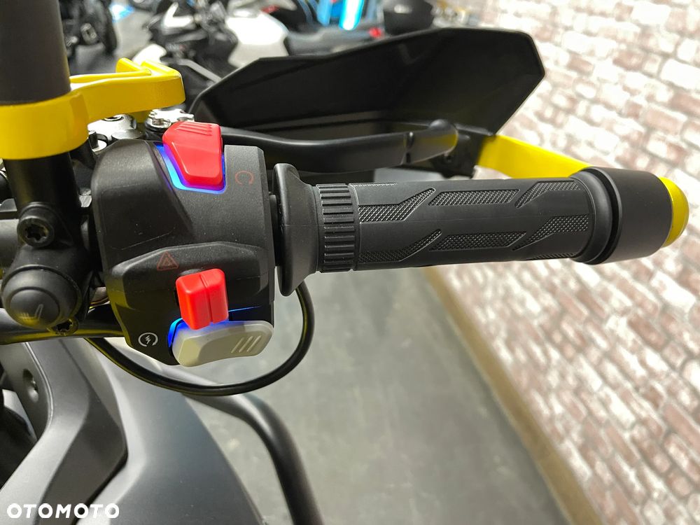 QJMOTOR SVT 650X - 10