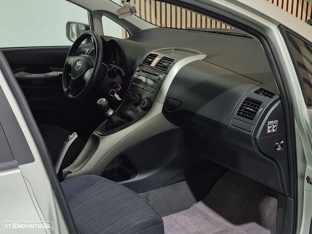 Toyota Auris 1.4 D-4D AC - 10