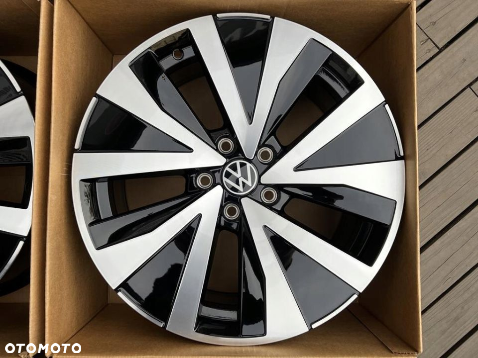 Oryginalne felgi 18cali VW Golf Jetta Caddy Touran - 4