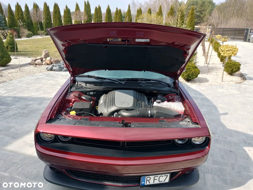 Dodge Challenger - 12