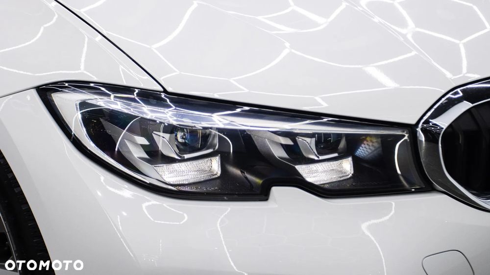 BMW Seria 3 318i Sport Line - 11