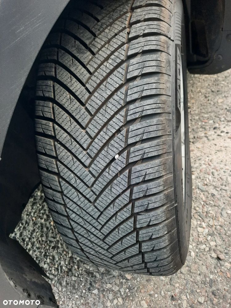 Ford Kuga 2.0 TDCi 2x4 SYNC - 26