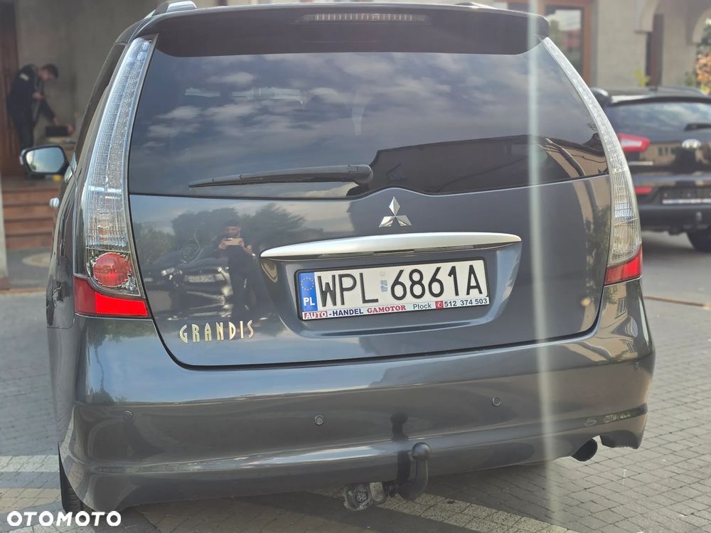 Mitsubishi Grandis - 9