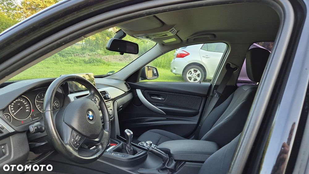 BMW Seria 3 318d - 16
