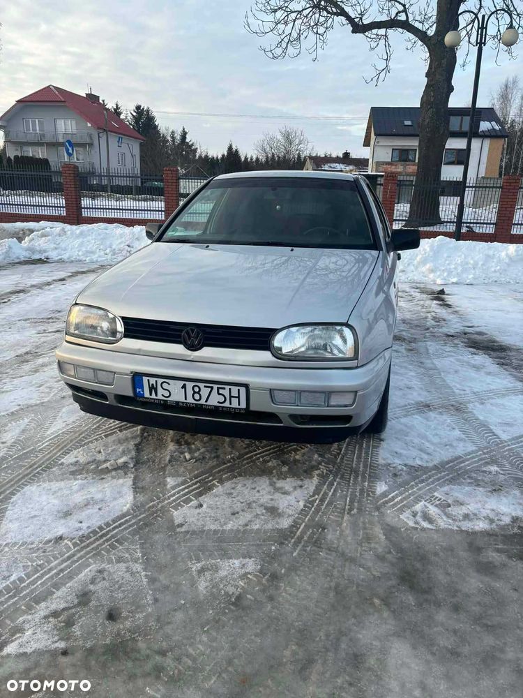 Volkswagen Golf - 2