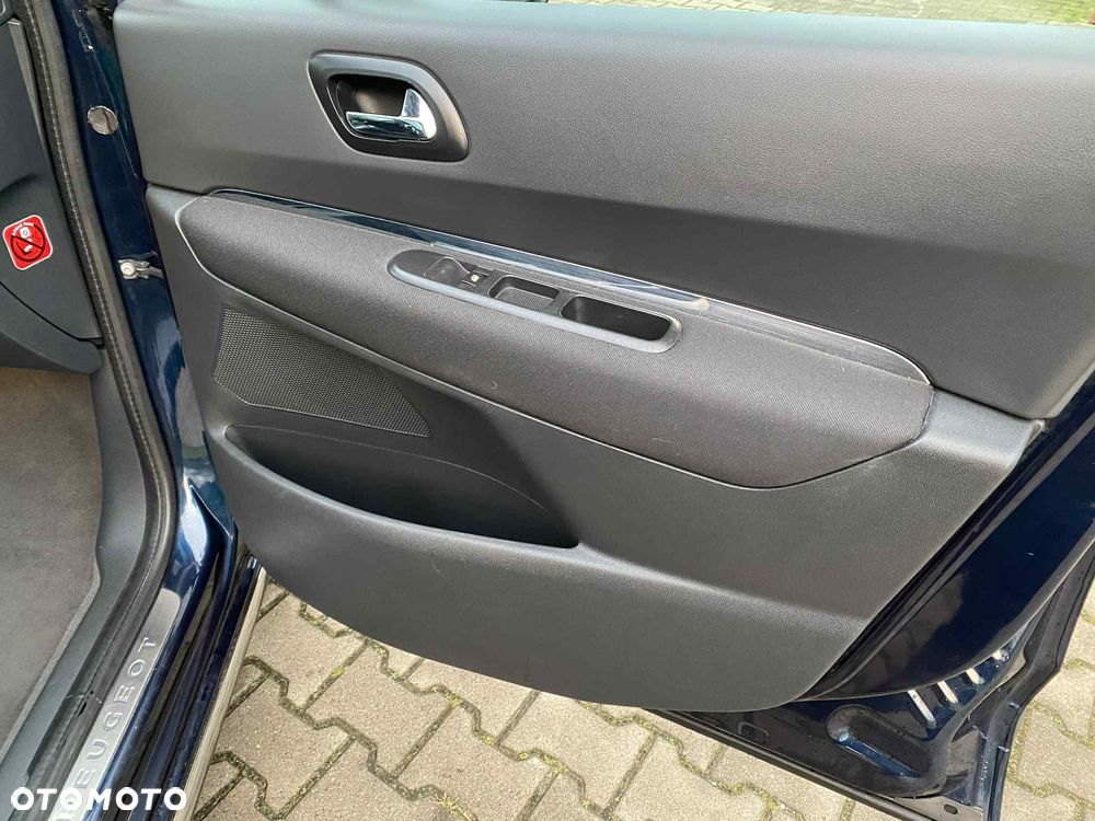 Peugeot 3008 HDi 150 Allure - 18