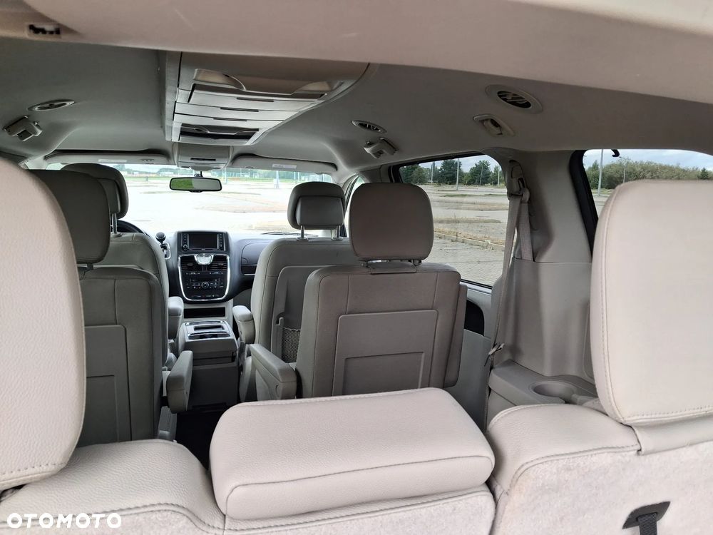 Chrysler Town & Country 3.6 Touring - 32
