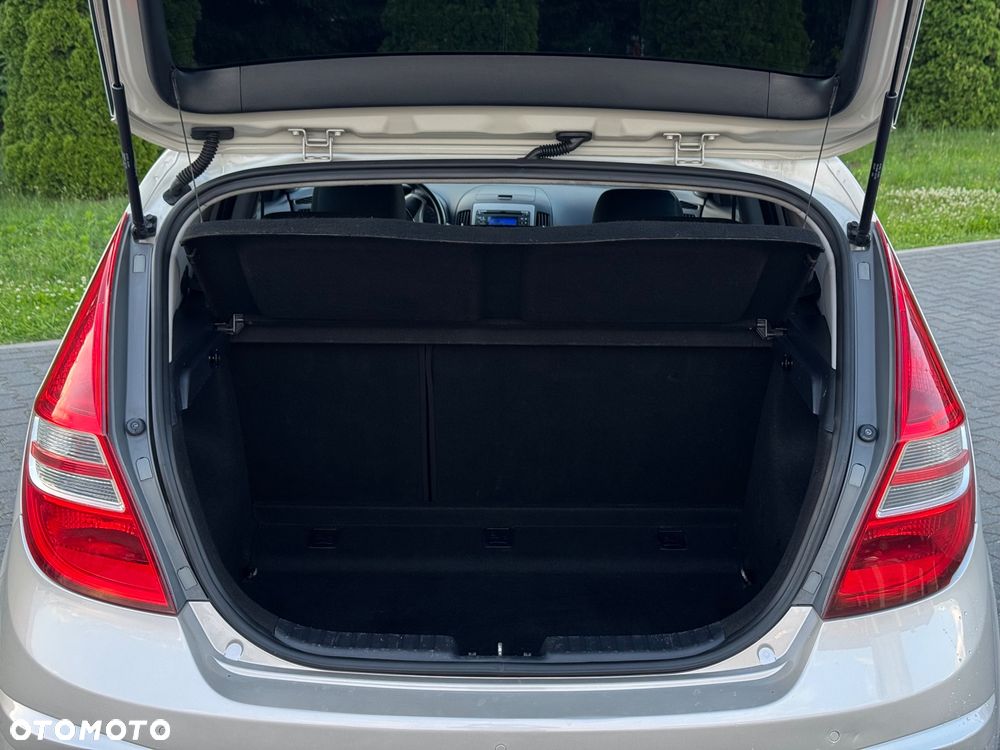 Hyundai i30 i30cw 1.6 CRDi Edition 20 - 21