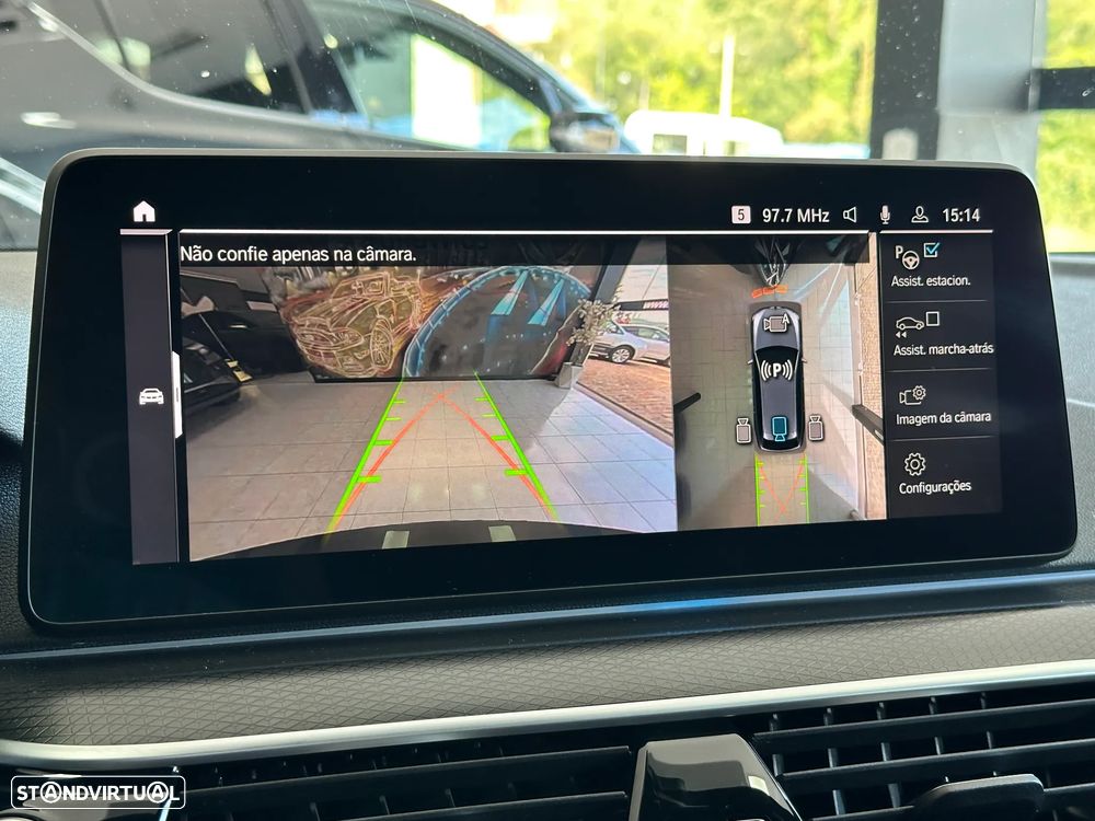 BMW 530 e Pack Desportivo M - 13