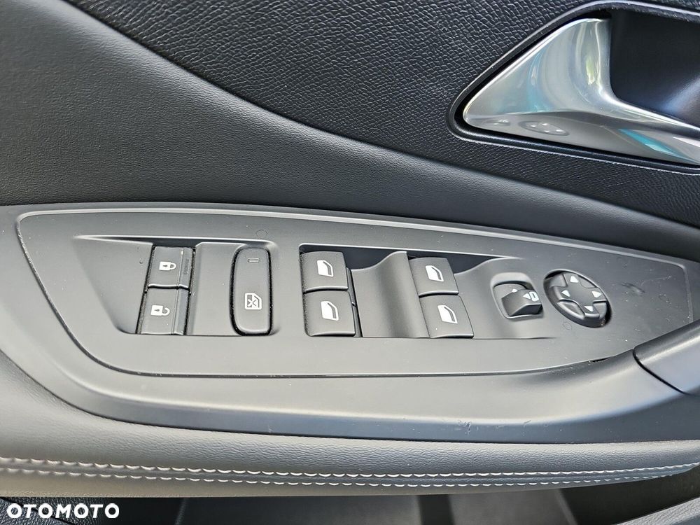 Peugeot 408 - 19