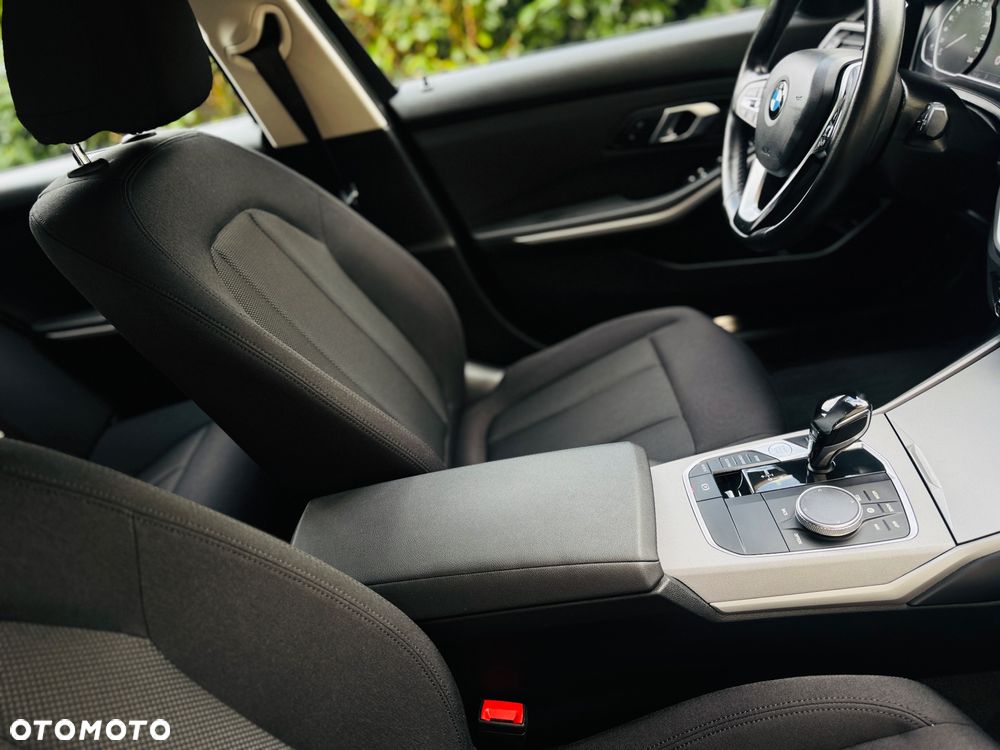 BMW Seria 3 320d Sport Line Shadow - 10