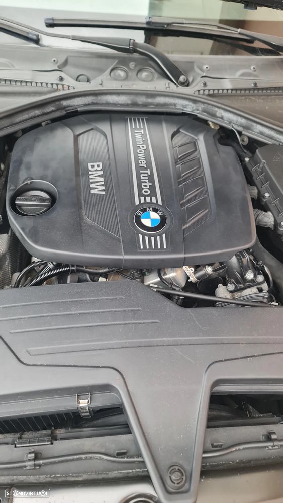 BMW 318 Gran Turismo d Sport Line - 8