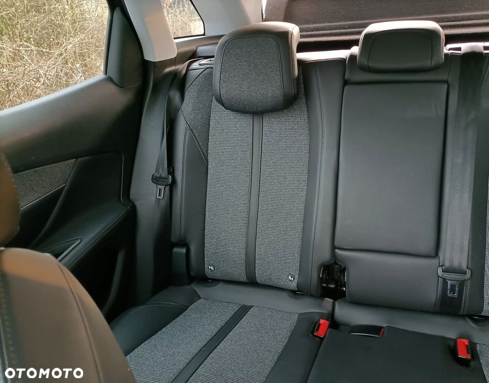 Peugeot 3008 1.2 PureTech Allure S&S EAT6 - 16