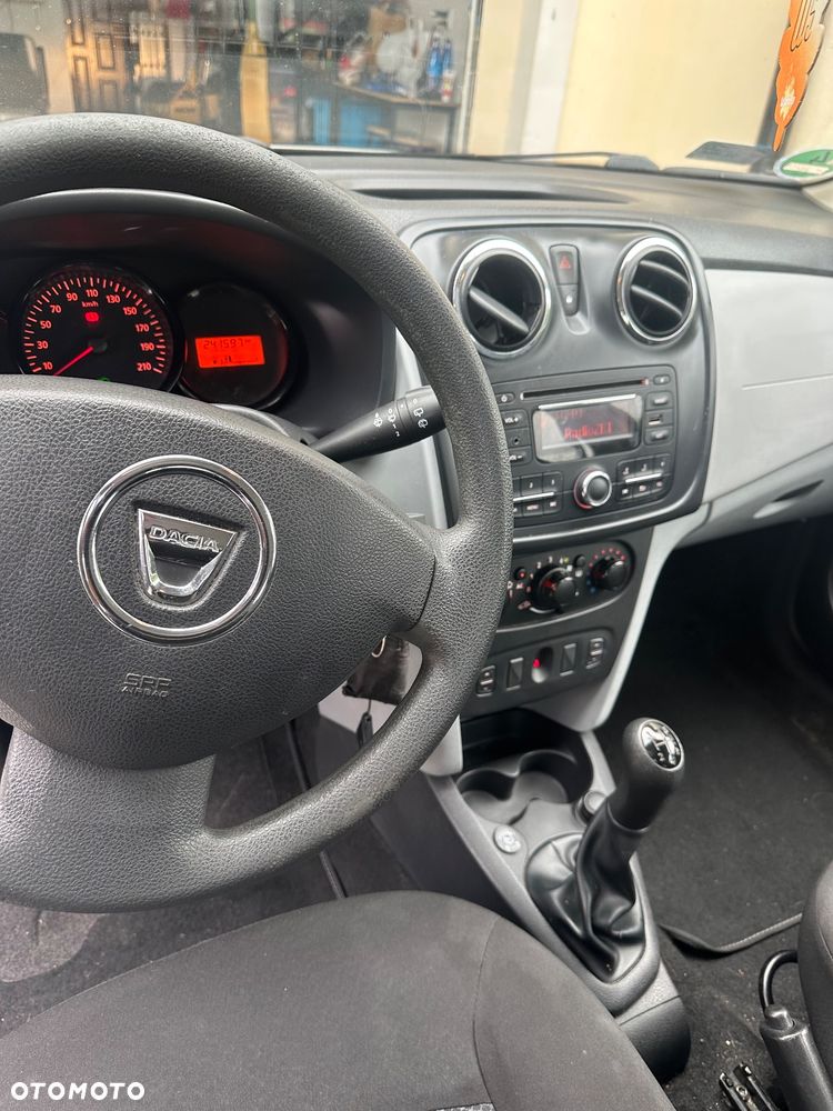 Dacia Sandero - 8
