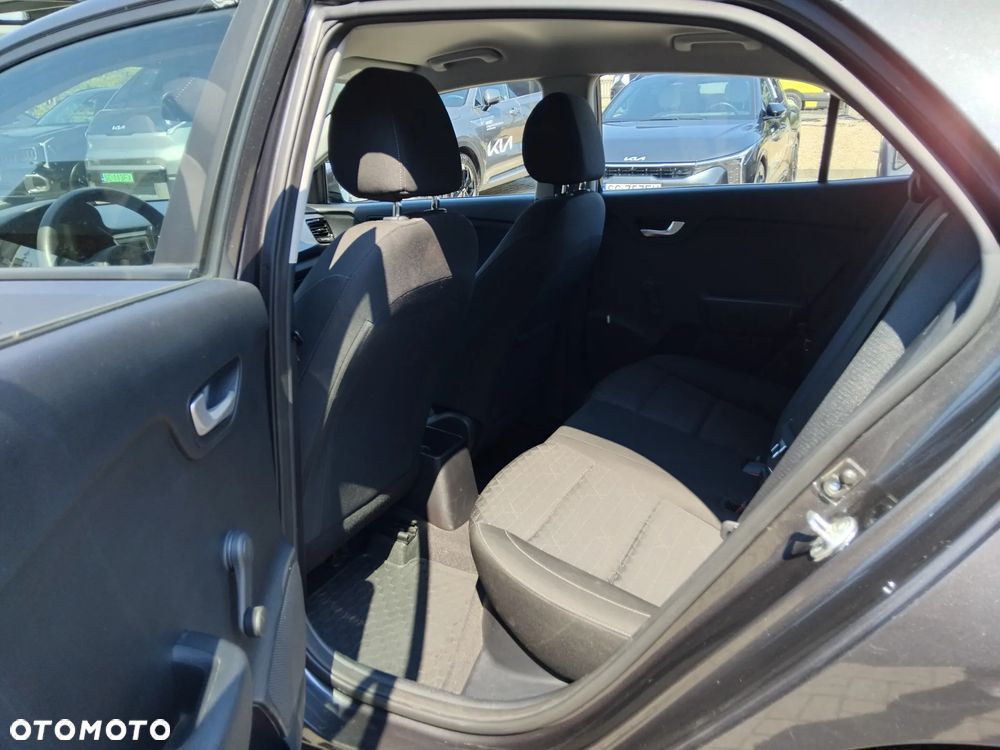 Kia Rio 1.2 M - 21