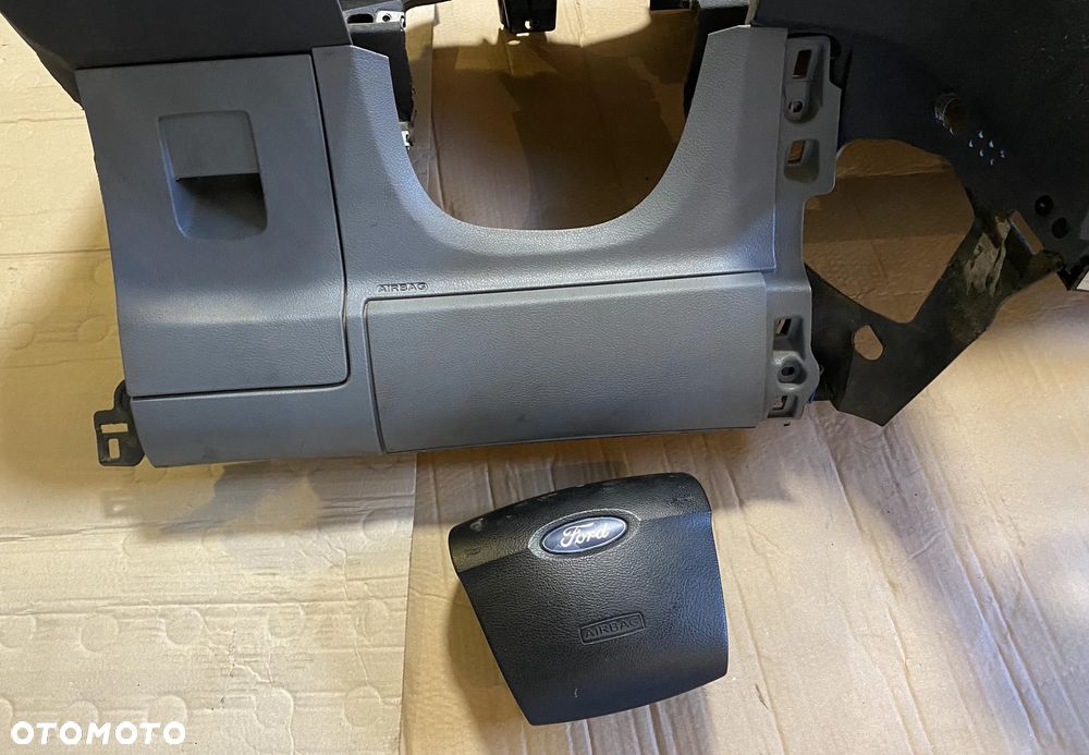 Deska rozdzielcza Ford S-Max 2008r - 3