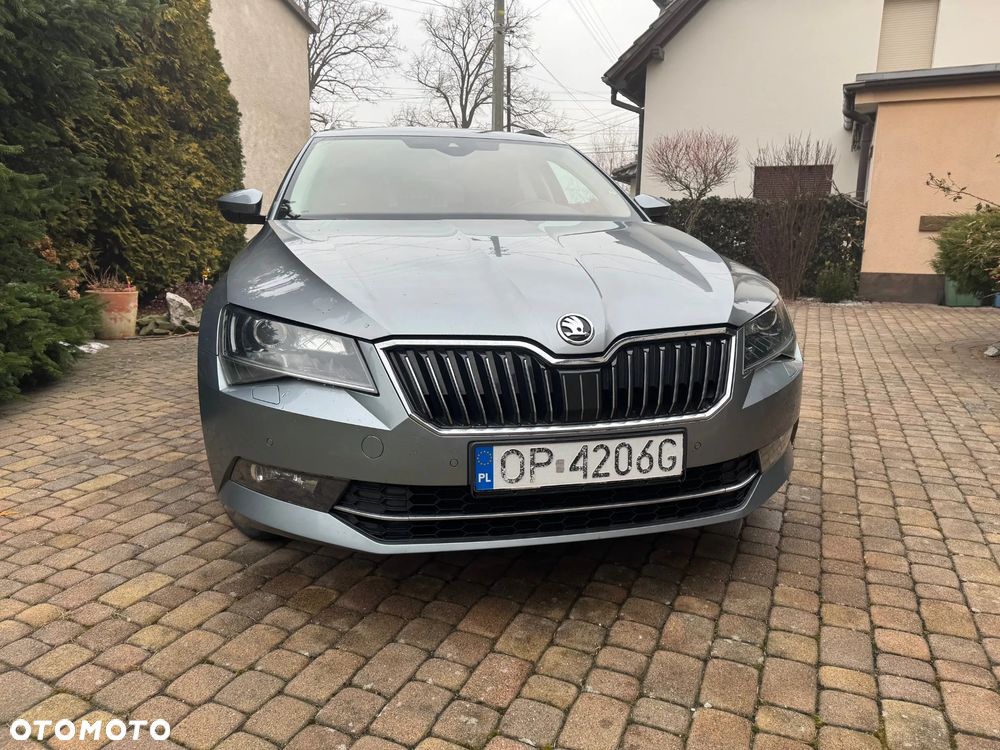 Skoda Superb 2.0 TDI Style DSG - 2